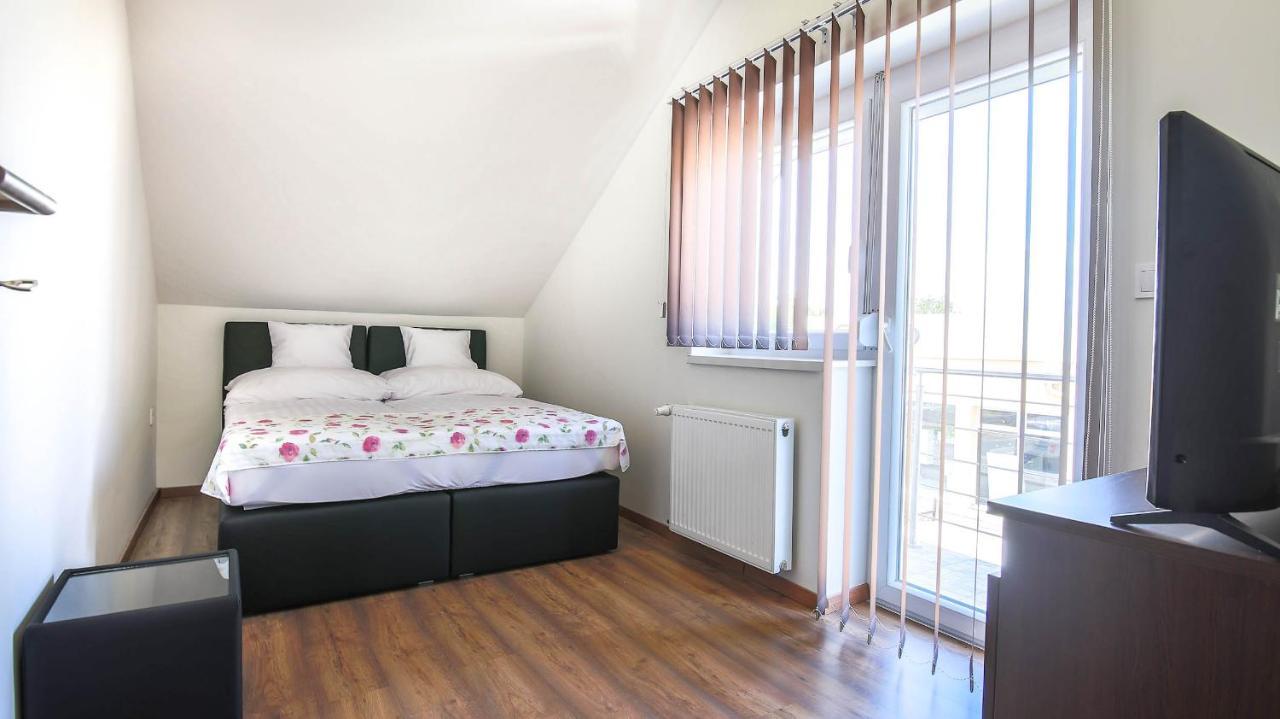 White Apartman Siofok Exterior photo
