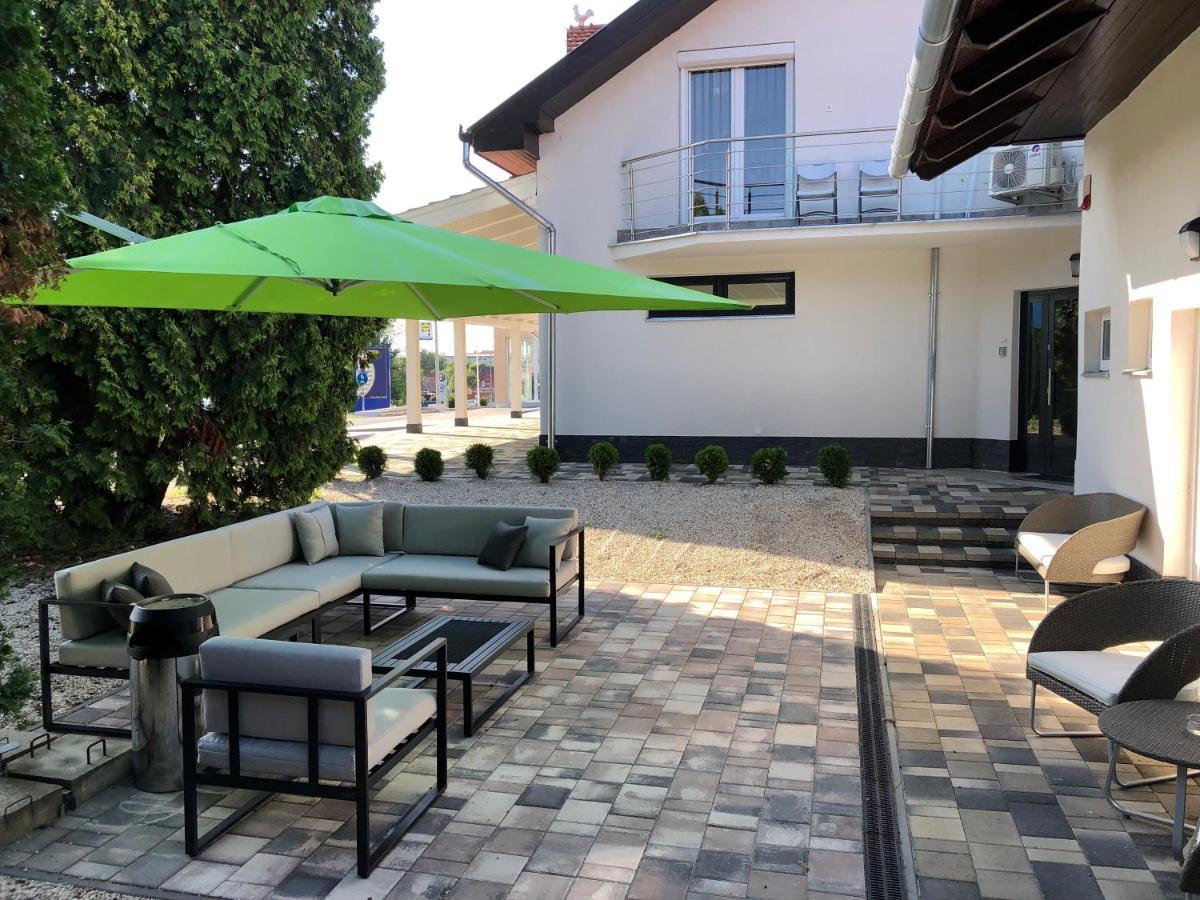 White Apartman Siofok Exterior photo