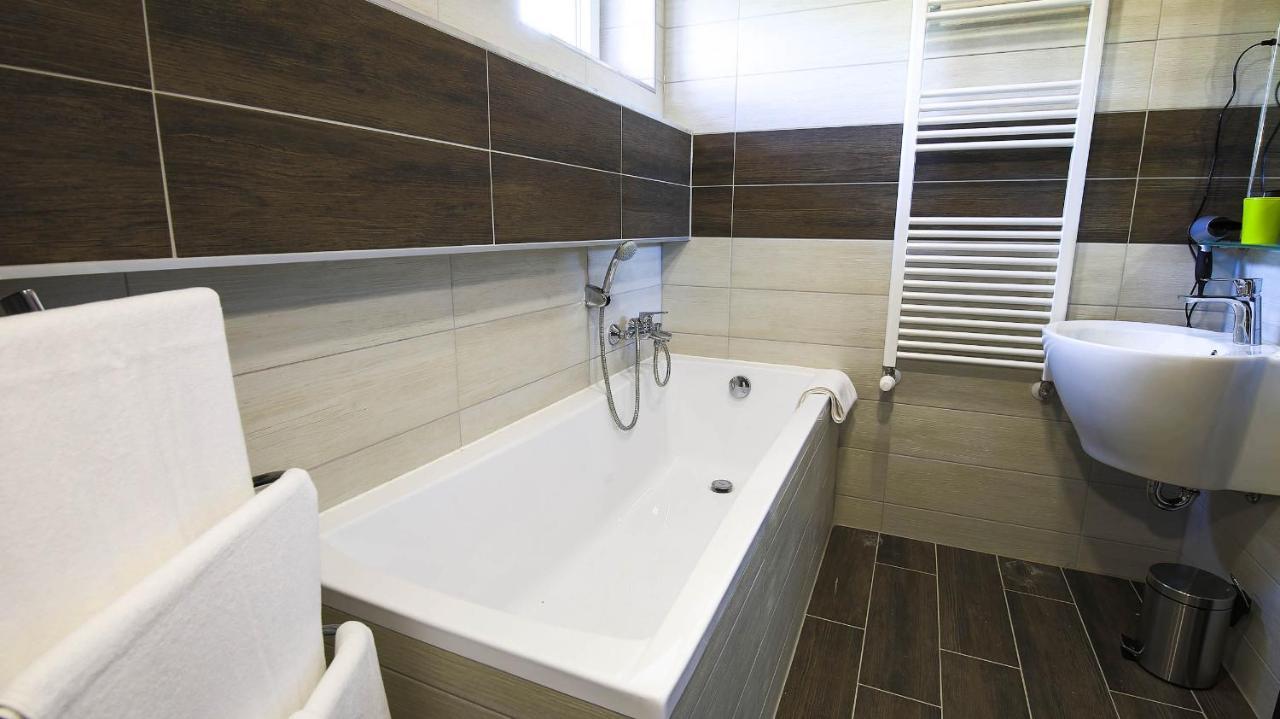 White Apartman Siofok Exterior photo